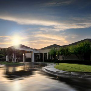 Courtyard Worth Drive 3*