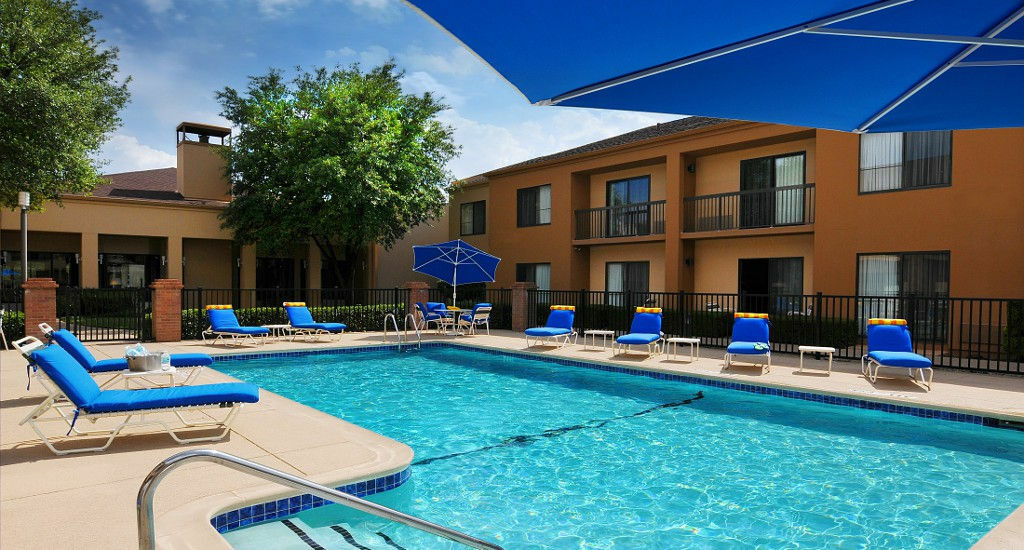 Courtyard Worth Drive 3*
